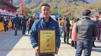 2025年，甘肃省陇南市康县天麻麻王评比及招商会在阳坝召开。三河坝镇斜坡村天麻种